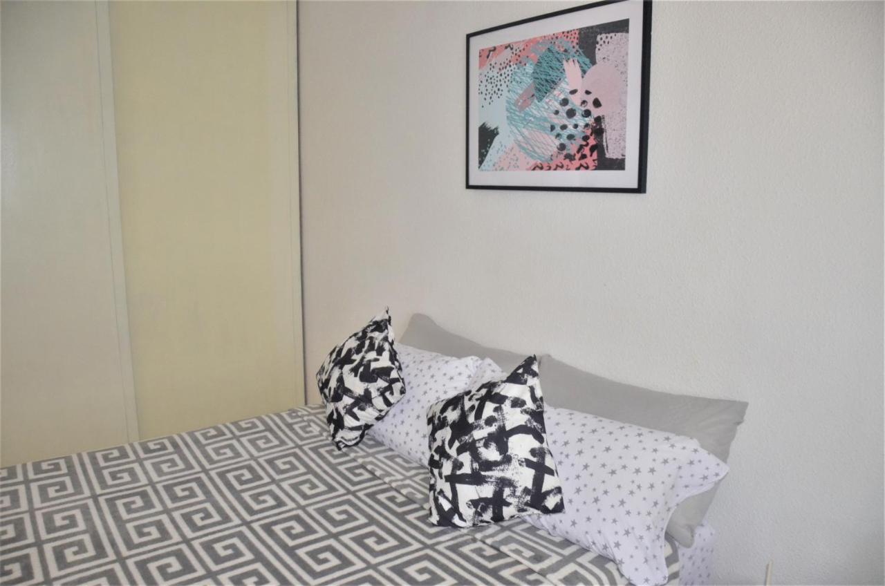 Pretty Studio With Swimming Pool Torrevieja Exteriör bild