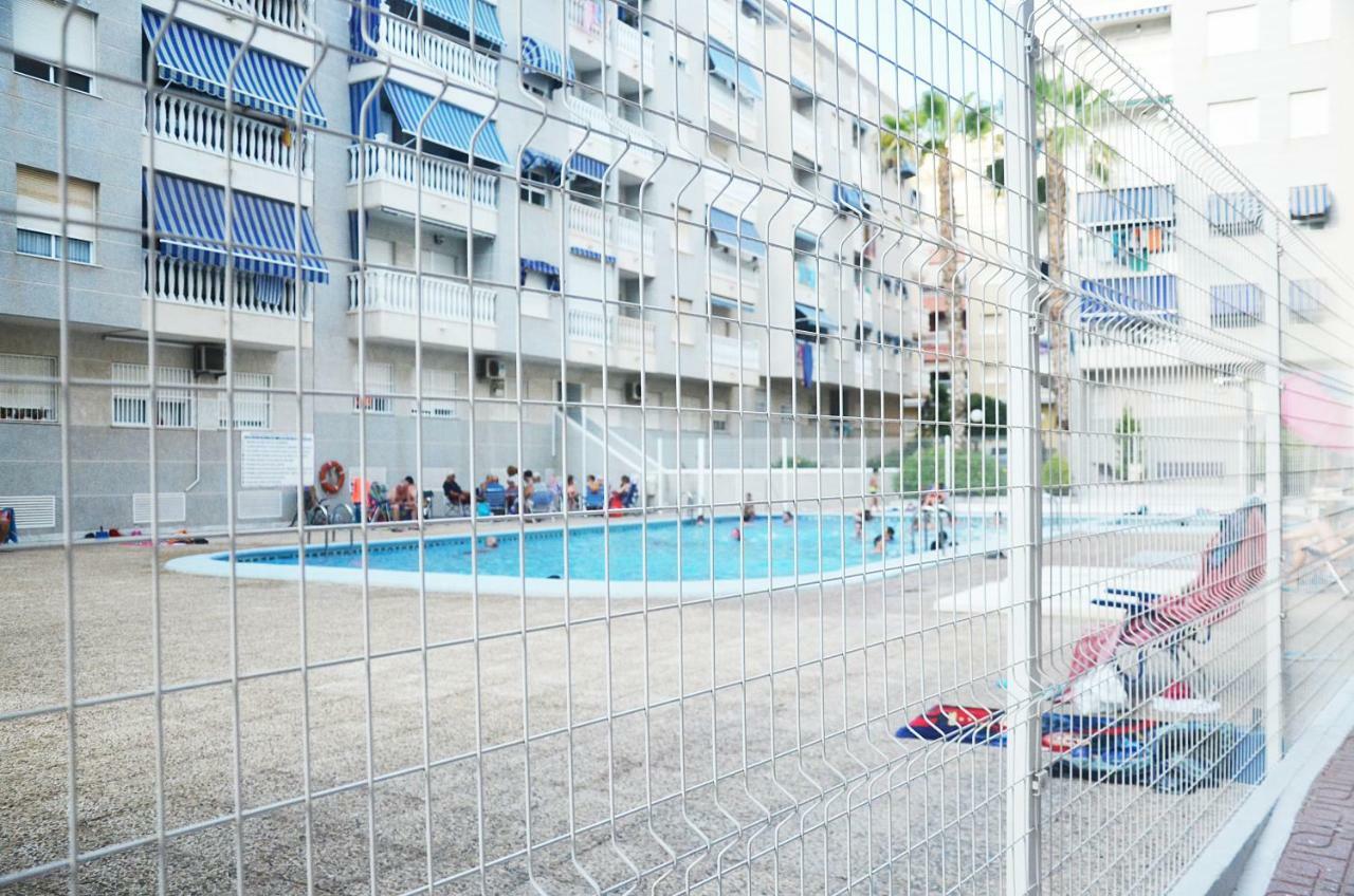 Pretty Studio With Swimming Pool Torrevieja Exteriör bild
